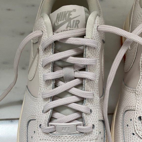 Nike Air Force 1 ‘07 Seasonal Sneakers - Picture 12 of 16